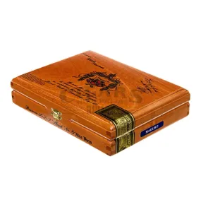 Arturo Fuente Anejo No.77 The Shark