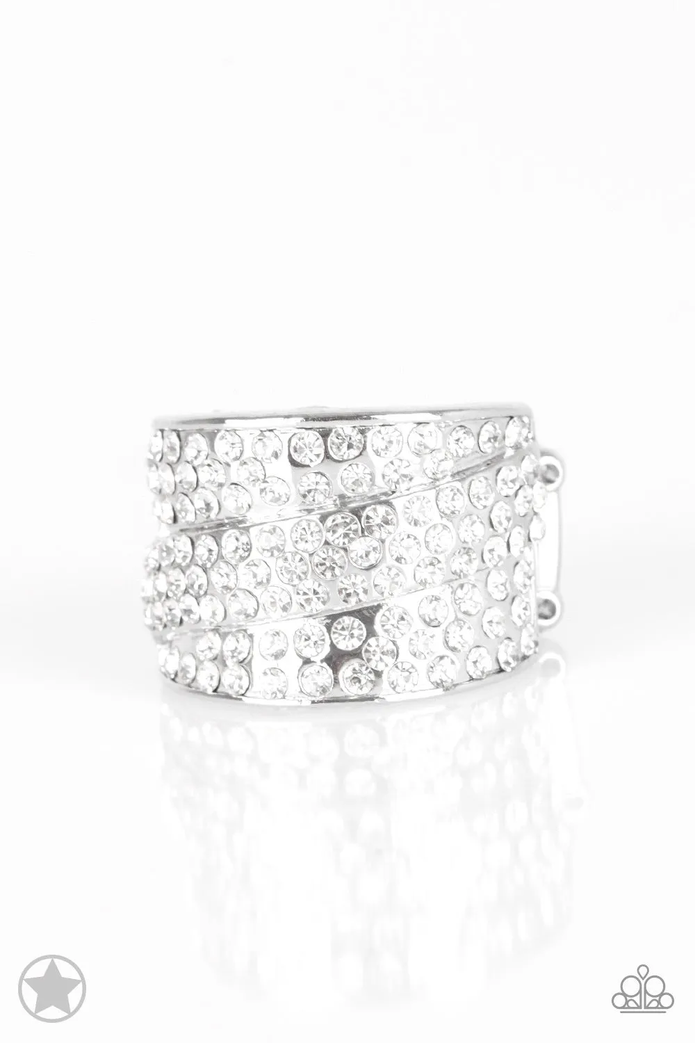 The Millionaires Club White-Ring